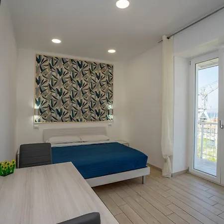 Mare Oltre ゲストハウス カステッランマーレ・ディ・スタービア